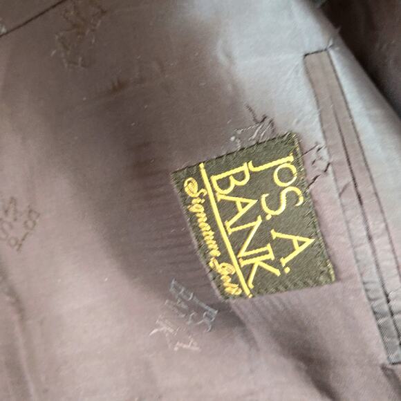 Jos A Banks men's suit Black Jacket 44 Reg, Pleated Pants - Picture 12 of 16